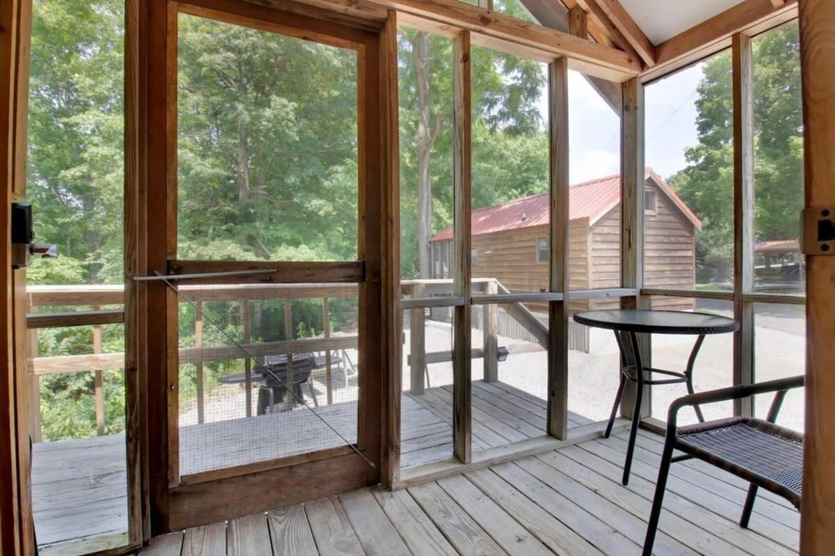 Charming Log Cabin In บลูมมิงตัน ภายนอก รูปภาพ
