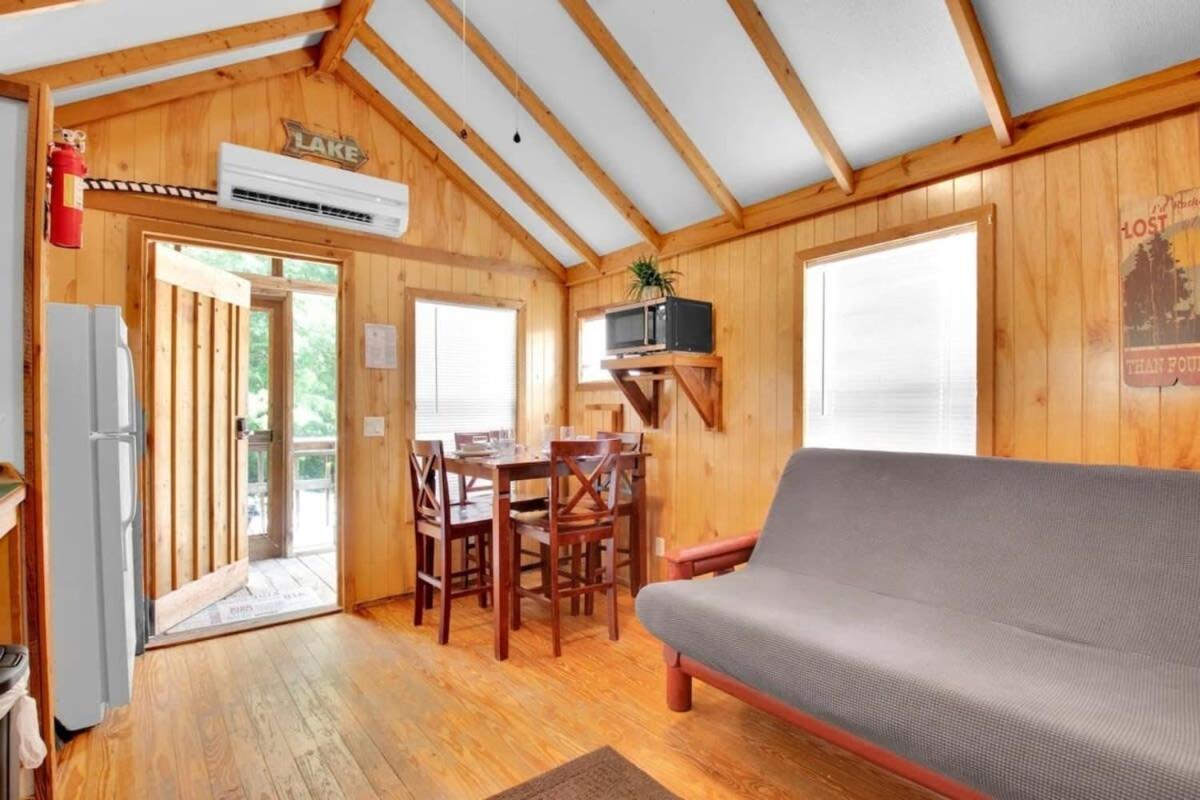 Charming Log Cabin In บลูมมิงตัน ภายนอก รูปภาพ