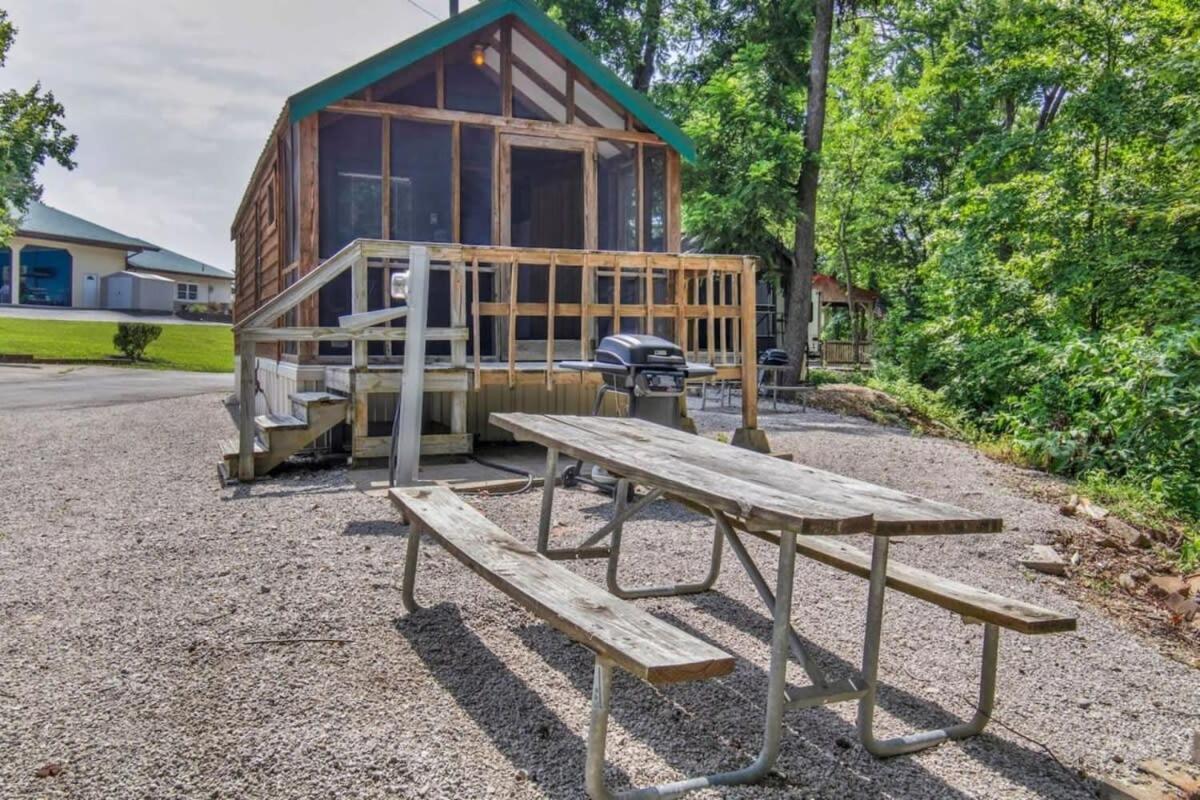 Charming Log Cabin In บลูมมิงตัน ภายนอก รูปภาพ