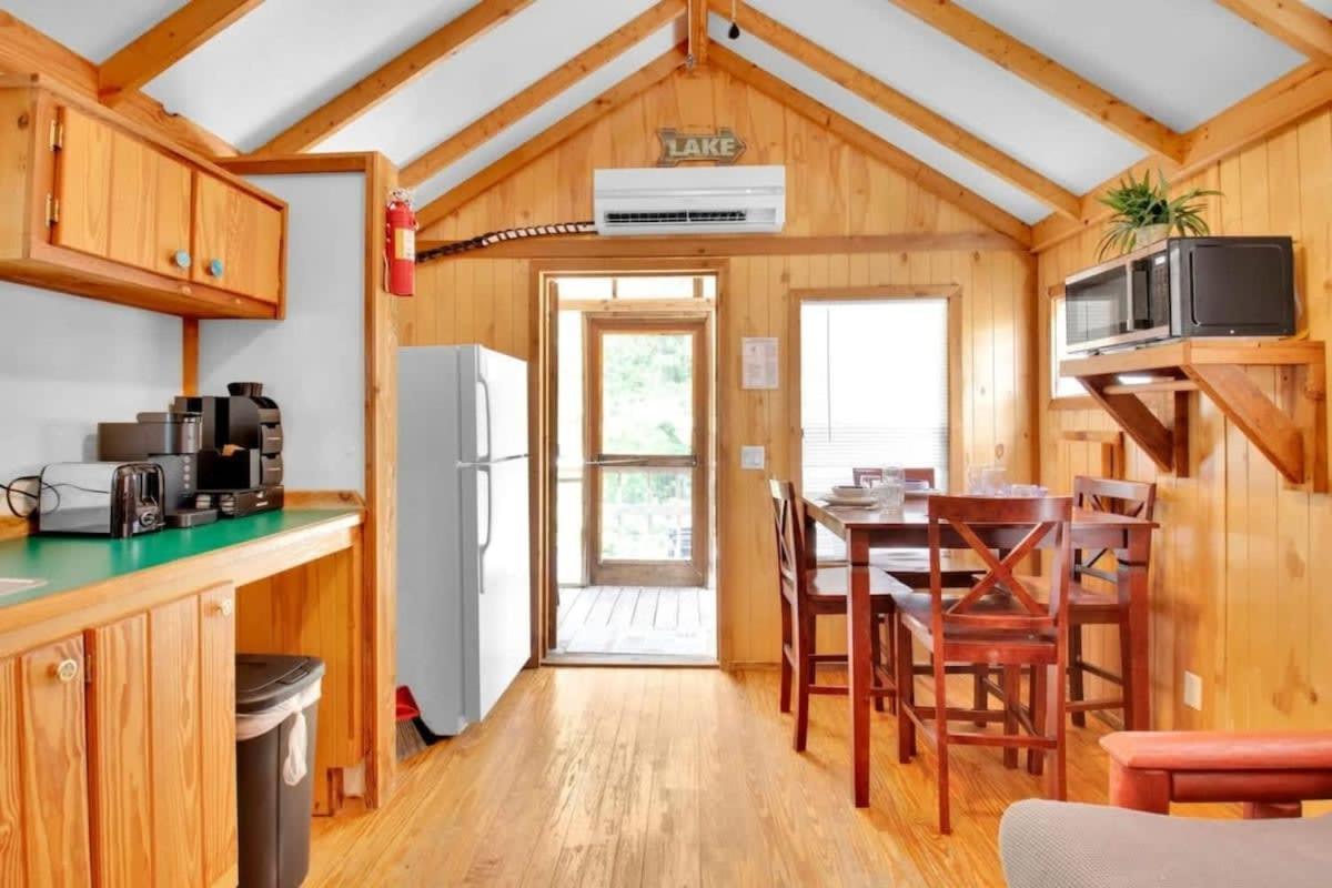Charming Log Cabin In บลูมมิงตัน ภายนอก รูปภาพ
